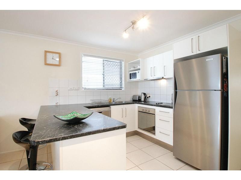 26 Dawn Parade, Miami QLD 4220