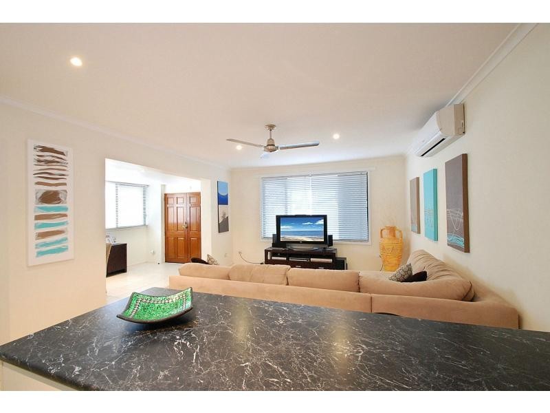 26 Dawn Parade, Miami QLD 4220