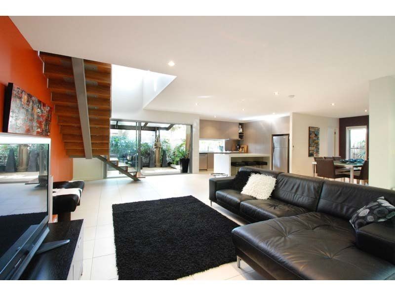 2/27 Chairlift Avenue, Mermaid Beach QLD 4218