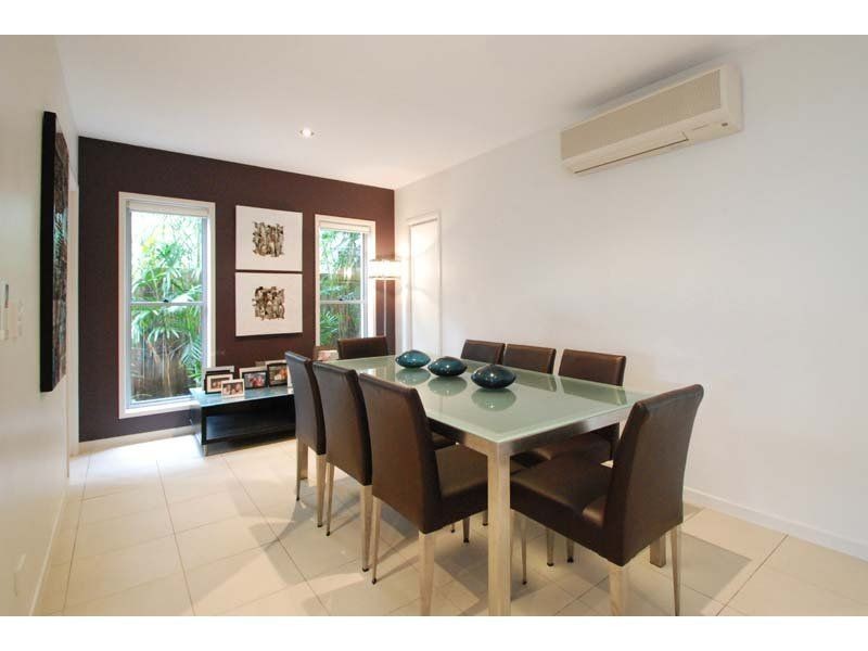 2/27 Chairlift Avenue, Mermaid Beach QLD 4218