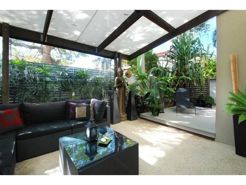 2/27 Chairlift Avenue, Mermaid Beach QLD 4218