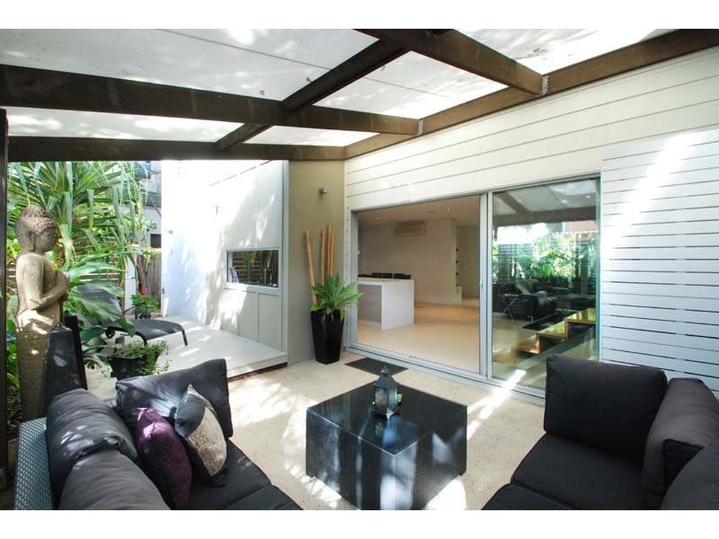 2/27 Chairlift Avenue, Mermaid Beach QLD 4218