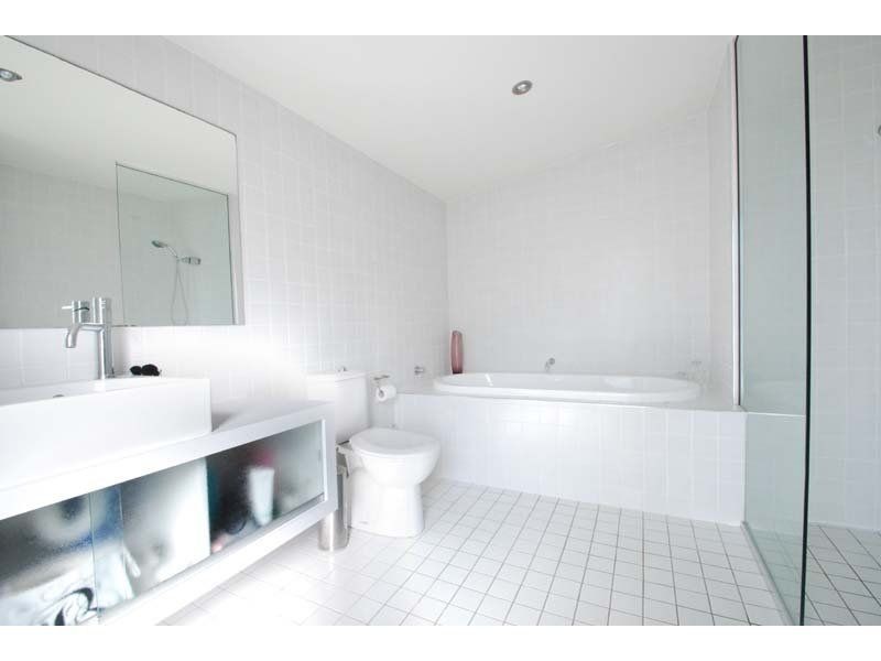 2/27 Chairlift Avenue, Mermaid Beach QLD 4218