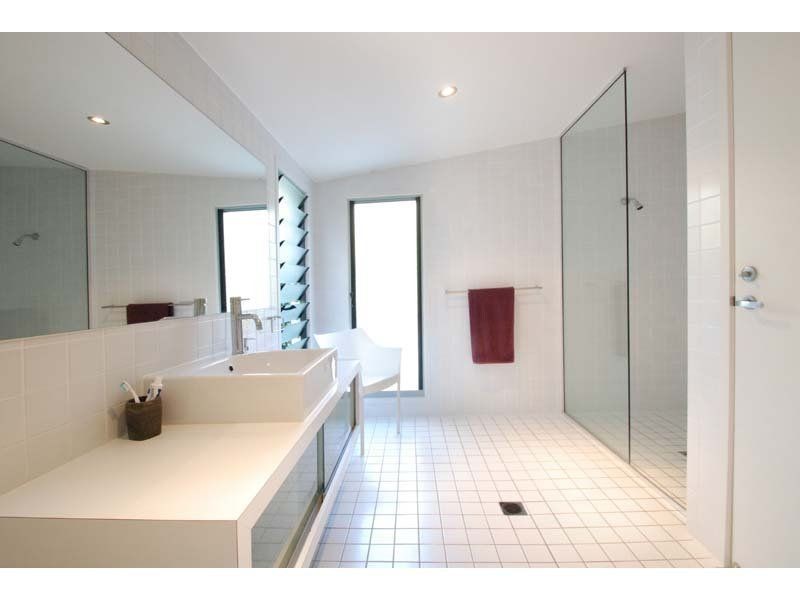 2/27 Chairlift Avenue, Mermaid Beach QLD 4218