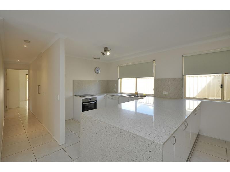 290 Christine Avenue, Varsity Lakes QLD 4227