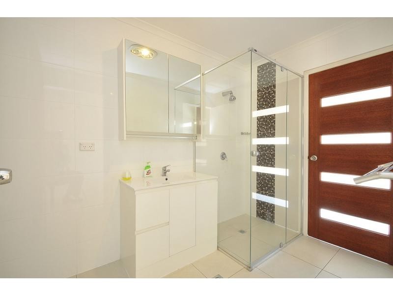 290 Christine Avenue, Varsity Lakes QLD 4227