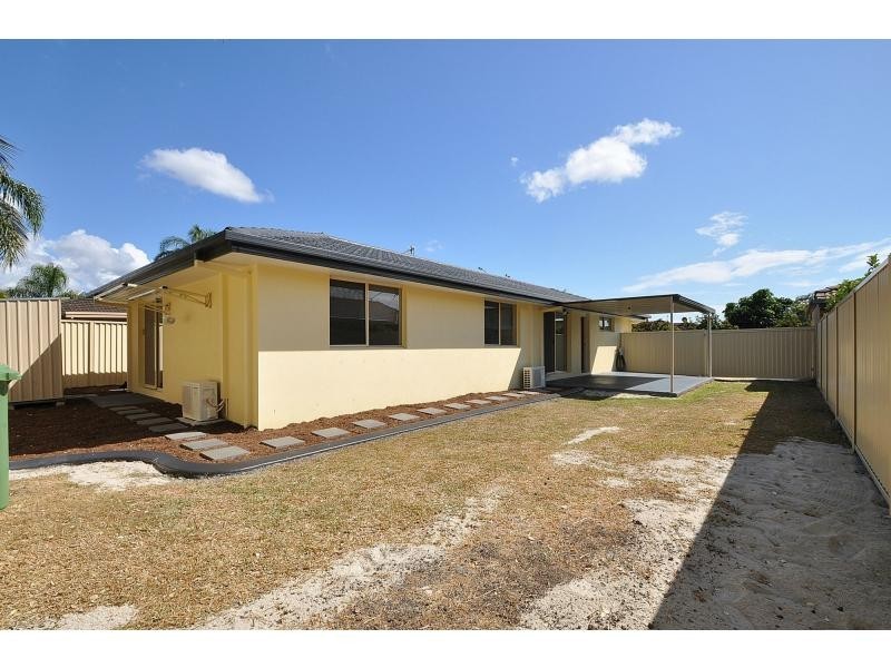 290 Christine Avenue, Varsity Lakes QLD 4227