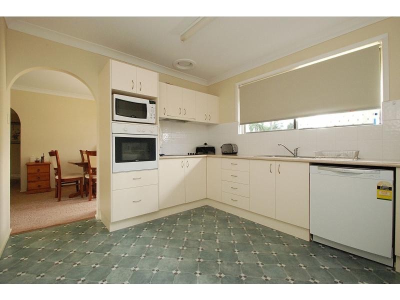 6 Le Mans Drive, Mermaid Waters QLD 4218