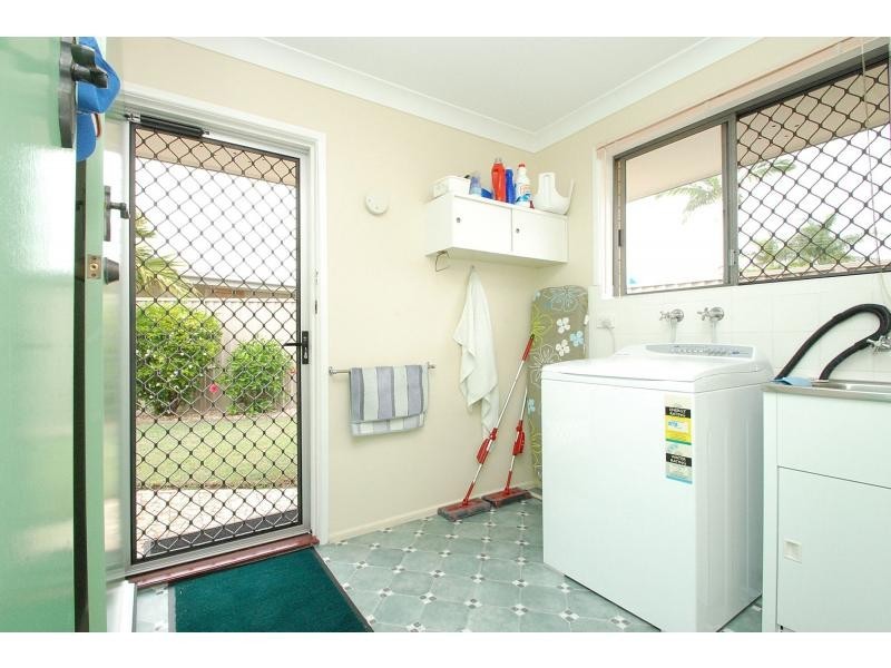 6 Le Mans Drive, Mermaid Waters QLD 4218