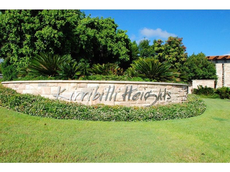 2/2 Ridgeline Way, Highland Park QLD 4211