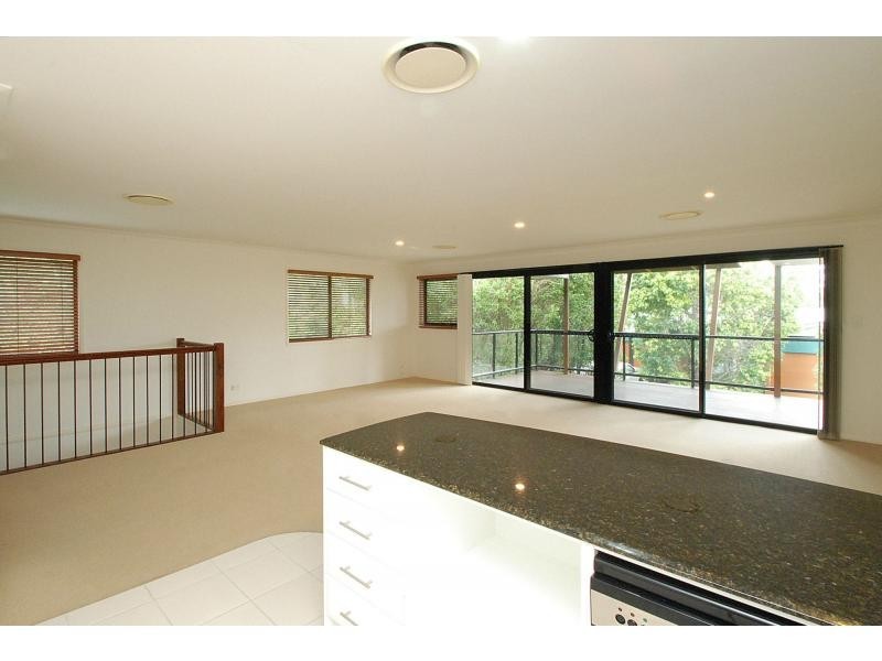 2/2 Ridgeline Way, Highland Park QLD 4211