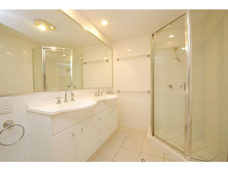 2/2 Ridgeline Way, Highland Park QLD 4211