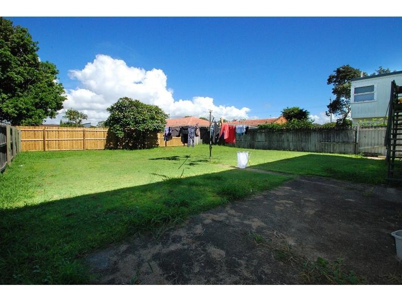 58 Albion Avenue, Miami QLD 4220