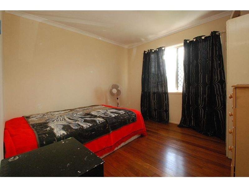 58 Albion Avenue, Miami QLD 4220