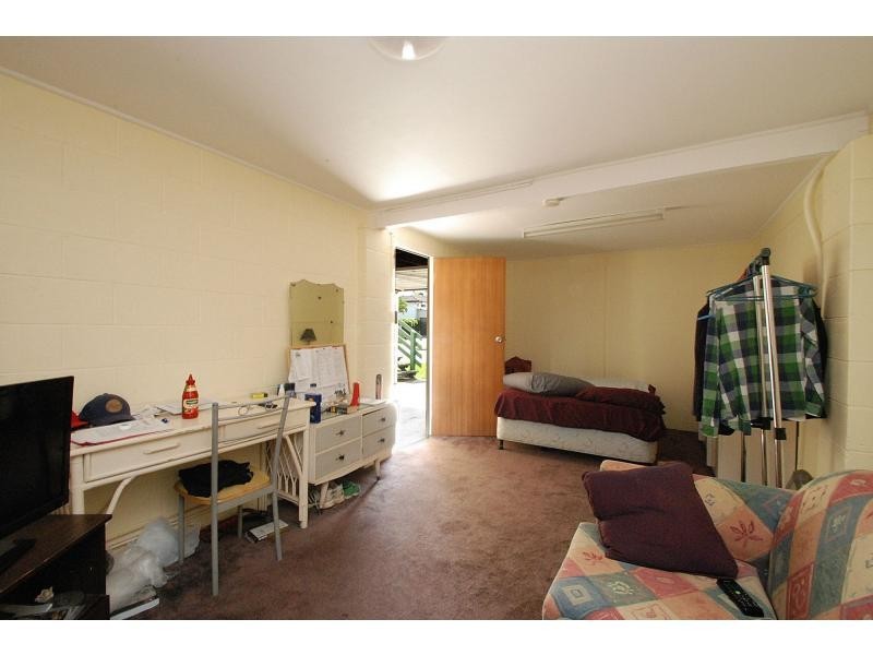 58 Albion Avenue, Miami QLD 4220