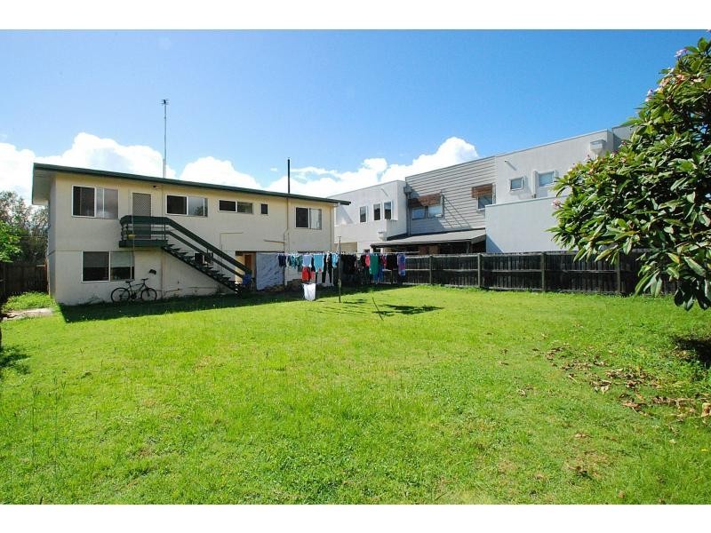 58 Albion Avenue, Miami QLD 4220