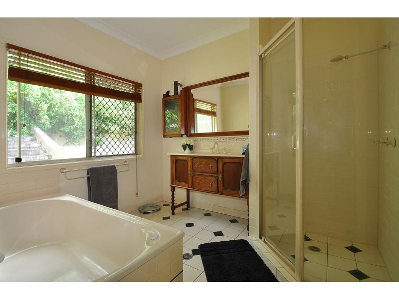 34 Foothill Street, Elanora QLD 4221
