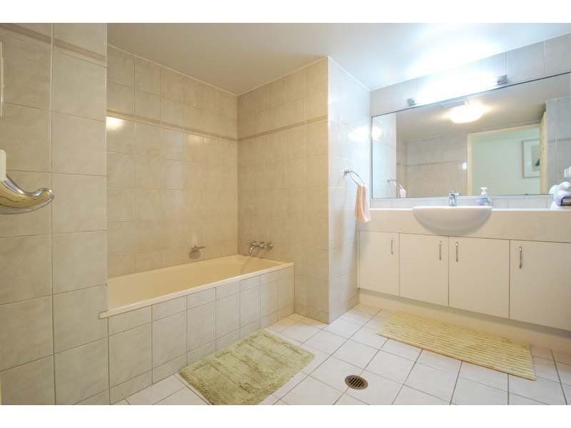 35/2890 Gold Coast Highway, Surfers Paradise QLD 4217