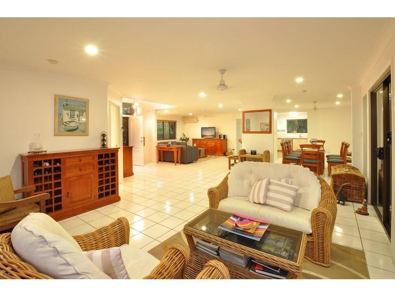 3 Fantail Court, Burleigh Waters QLD 4220