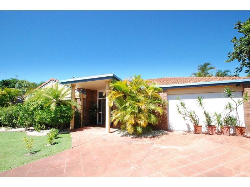 3 Fantail Court, Burleigh Waters QLD 4220