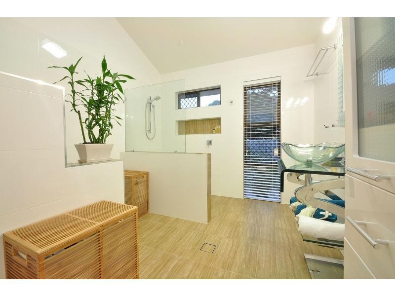 3 Fantail Court, Burleigh Waters QLD 4220