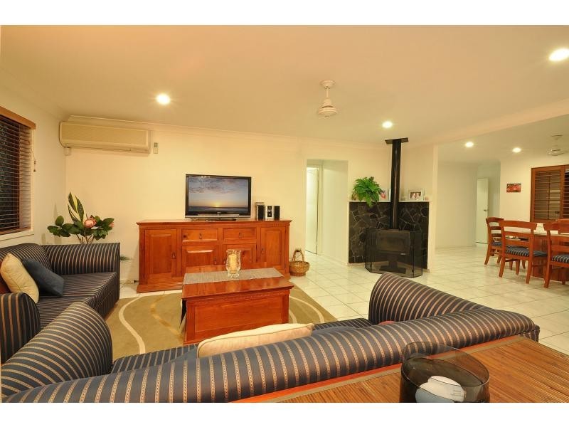 3 Fantail Court, Burleigh Waters QLD 4220