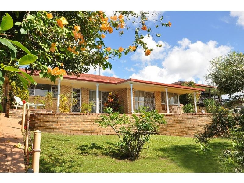 11 Kingfisher Crescent, Burleigh Waters QLD 4220