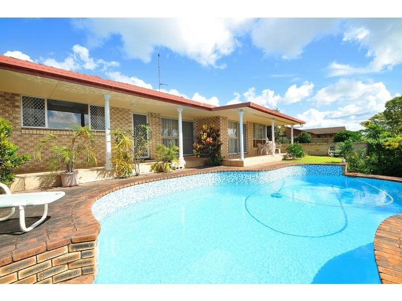 11 Kingfisher Crescent, Burleigh Waters QLD 4220