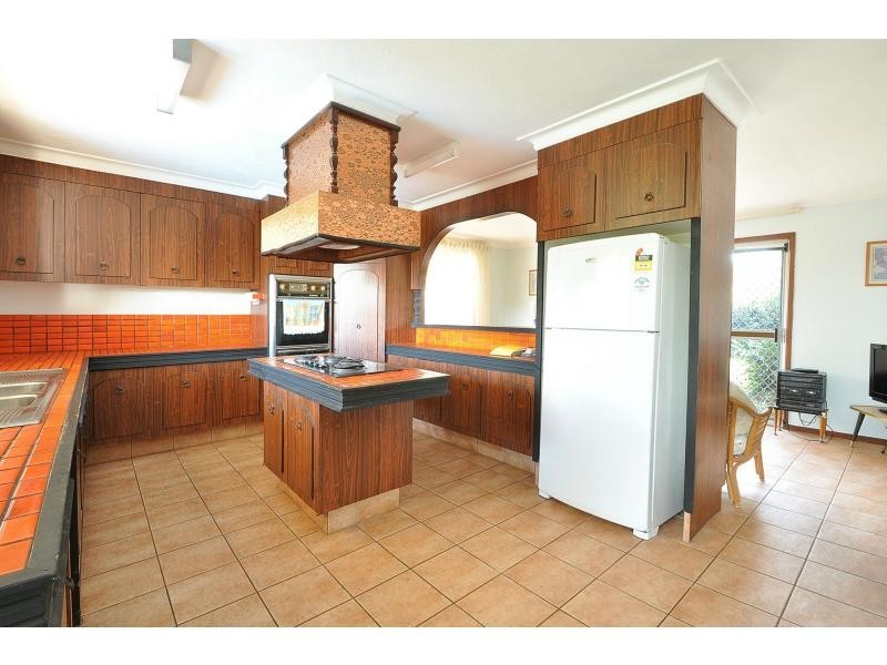 11 Kingfisher Crescent, Burleigh Waters QLD 4220