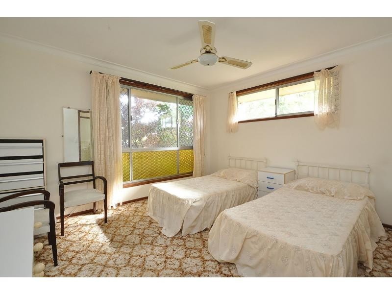 11 Kingfisher Crescent, Burleigh Waters QLD 4220