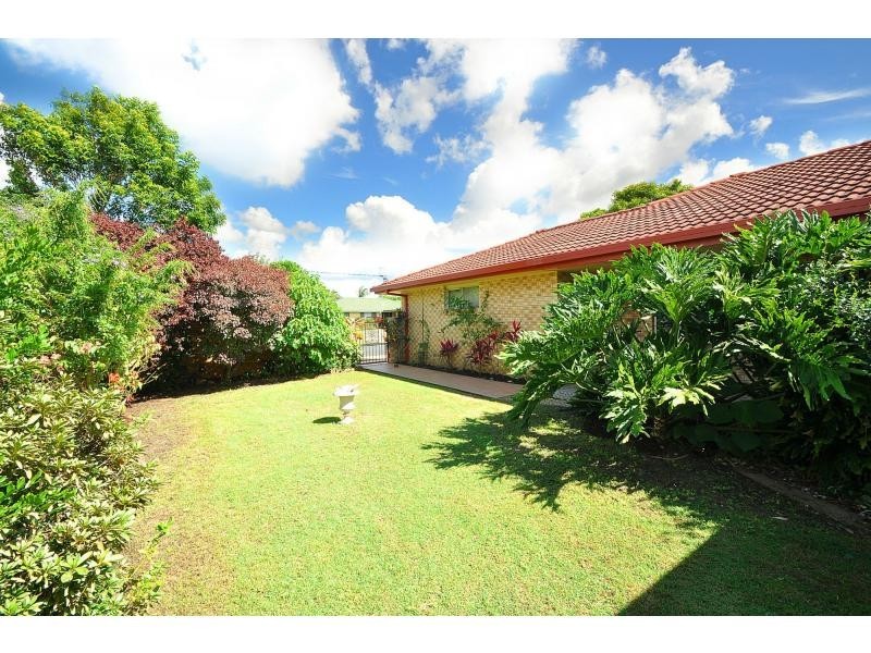 11 Kingfisher Crescent, Burleigh Waters QLD 4220