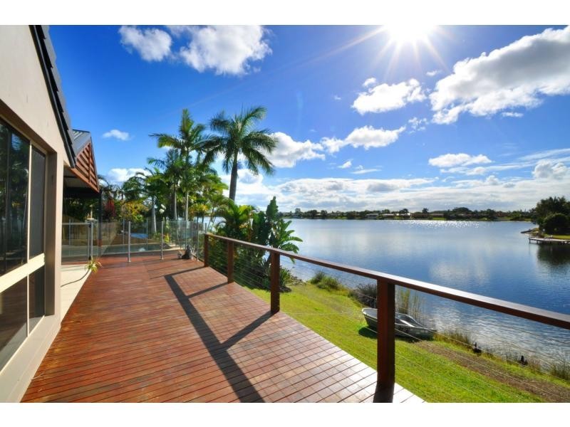 21 Wedgebill Parade, Burleigh Waters QLD 4220