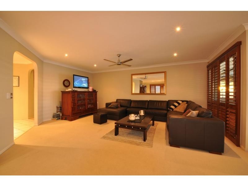 21 Wedgebill Parade, Burleigh Waters QLD 4220