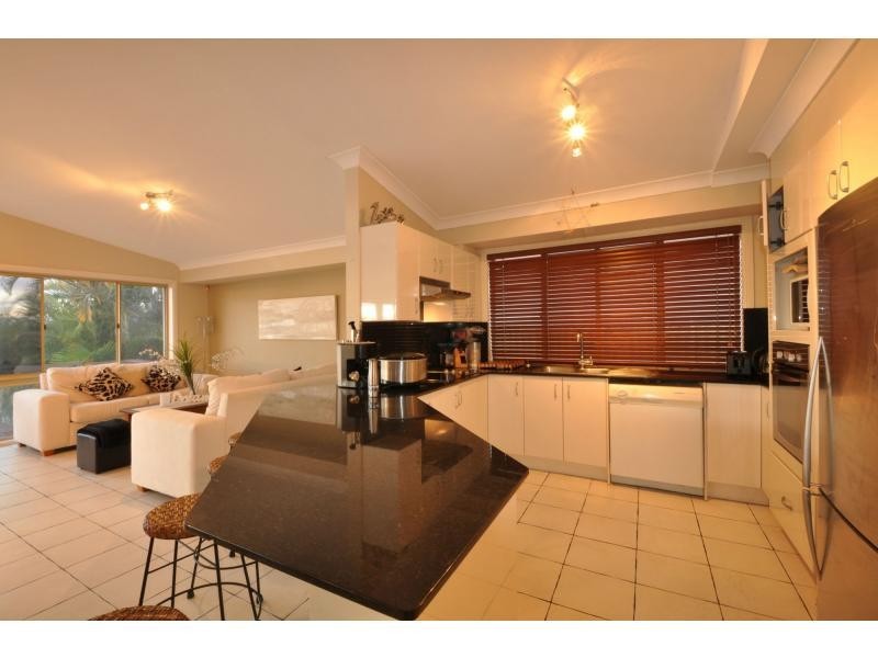 21 Wedgebill Parade, Burleigh Waters QLD 4220