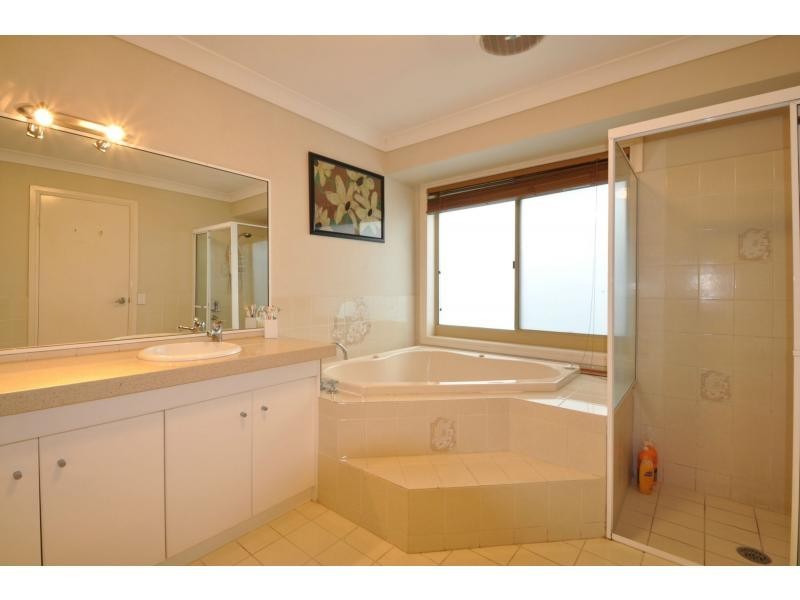 21 Wedgebill Parade, Burleigh Waters QLD 4220