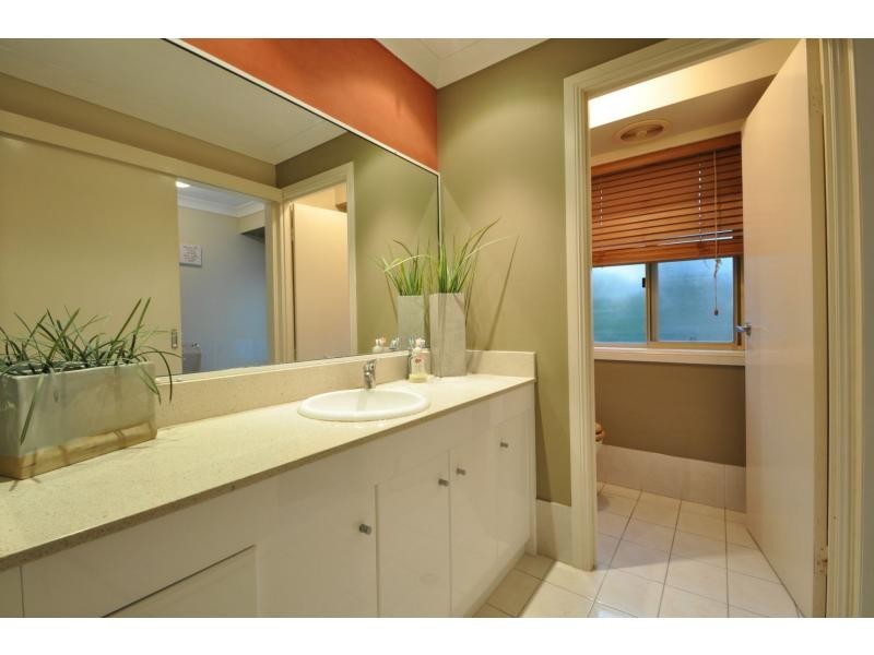 21 Wedgebill Parade, Burleigh Waters QLD 4220