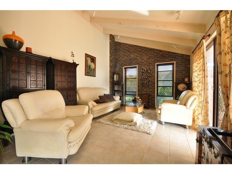 17 Bellbird Avenue, Burleigh Waters QLD 4220