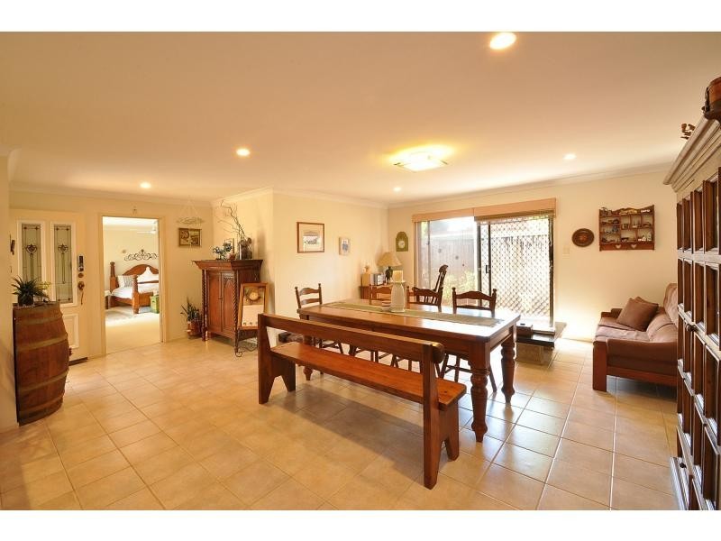 17 Bellbird Avenue, Burleigh Waters QLD 4220