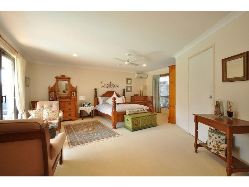 17 Bellbird Avenue, Burleigh Waters QLD 4220