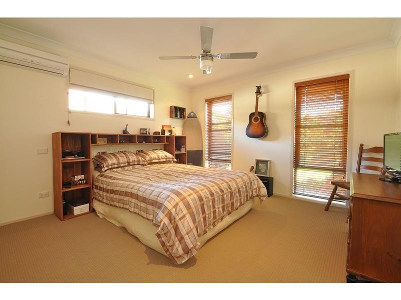 17 Bellbird Avenue, Burleigh Waters QLD 4220