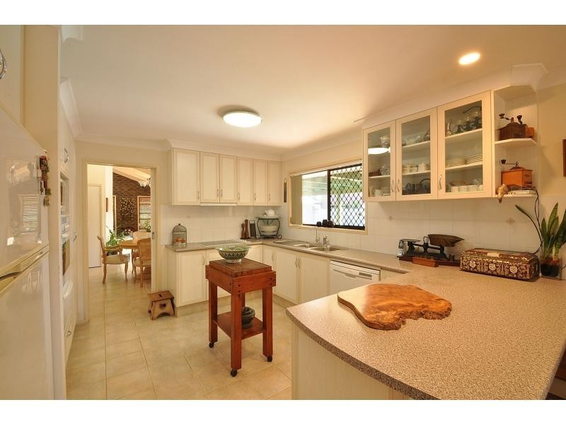 17 Bellbird Avenue, Burleigh Waters QLD 4220