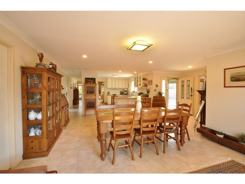 17 Bellbird Avenue, Burleigh Waters QLD 4220