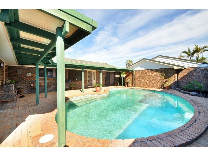 17 Bellbird Avenue, Burleigh Waters QLD 4220