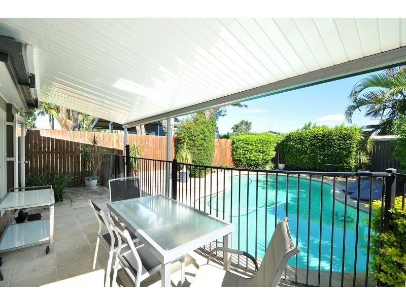 152 Nobby Parade, Miami QLD 4220