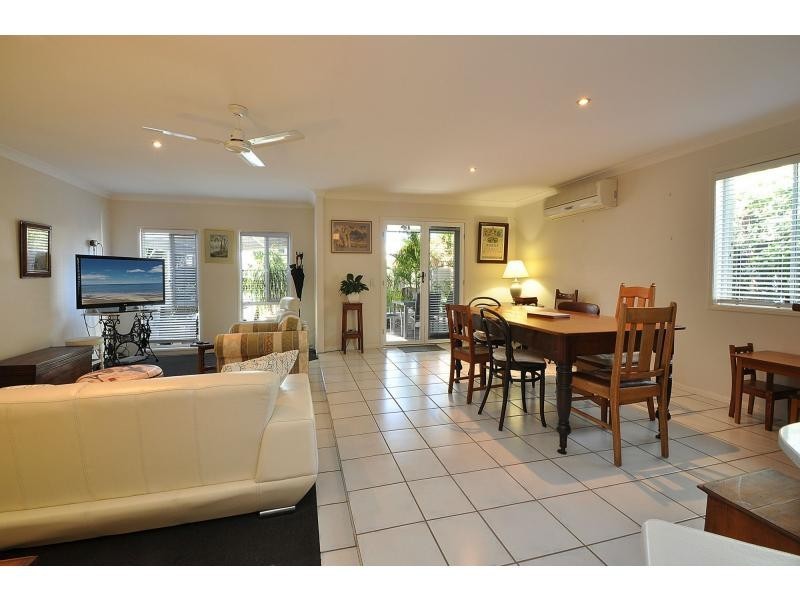 152 Nobby Parade, Miami QLD 4220