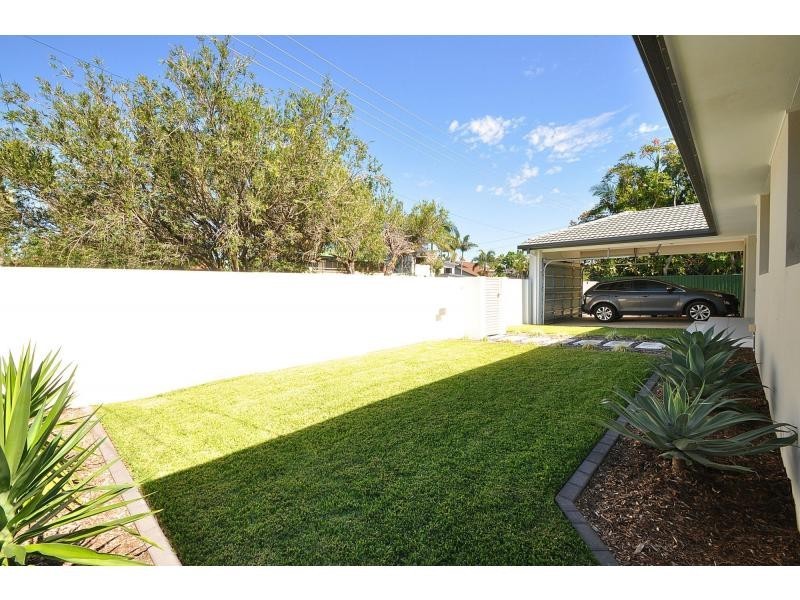 41 Banksia Broadway, Burleigh Waters QLD 4220