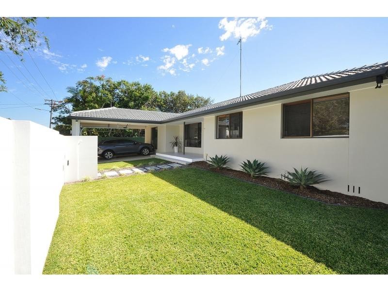 41 Banksia Broadway, Burleigh Waters QLD 4220