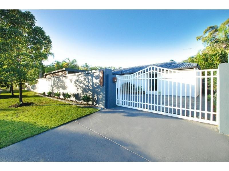 7 Grebe Place, Burleigh Waters QLD 4220