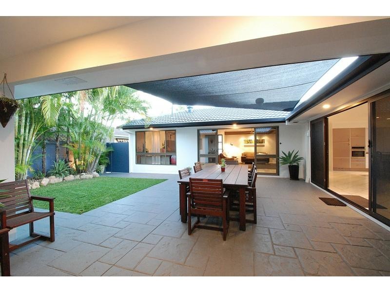 7 Grebe Place, Burleigh Waters QLD 4220