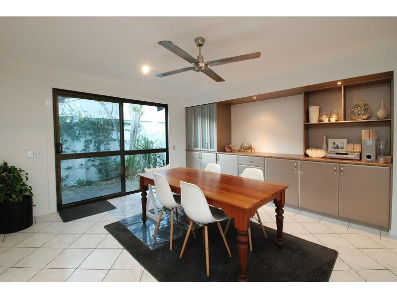 7 Grebe Place, Burleigh Waters QLD 4220